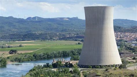 Um Morto E Tr S Feridos Por Fuga De Co Em Central Nuclear Espanhola Mmo