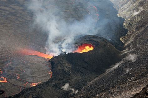 Volcán Mauna De Hawai Entró En Erupción Por Primera Vez En 40 Años