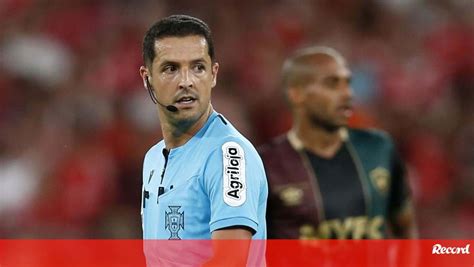 Já são conhecidos os árbitros nomeados para os jogos de Sporting e