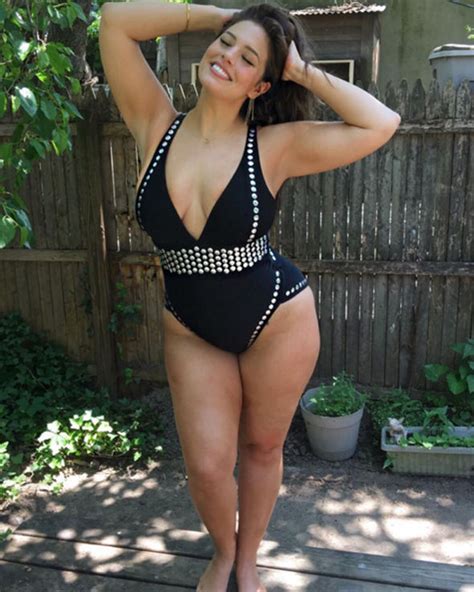 Ashley Graham Shows Off Incredible Curves As She Dazzles In Plunging Bikini Celebrity News