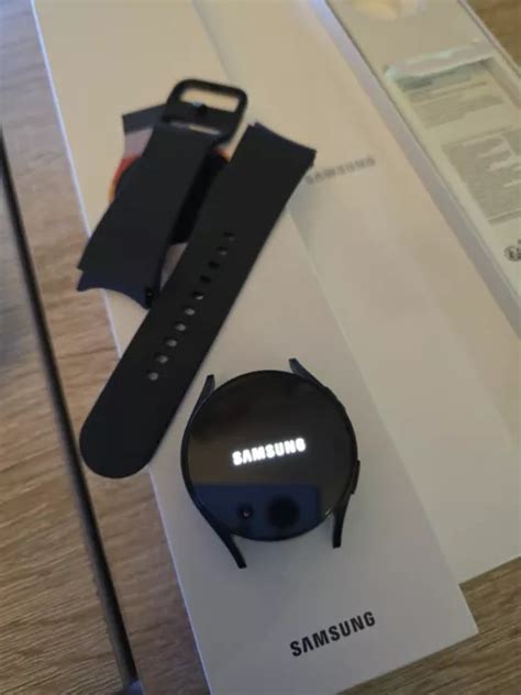 Samsung Galaxy Watch Mm Grafite Con Cinturino Sportivo Indossato