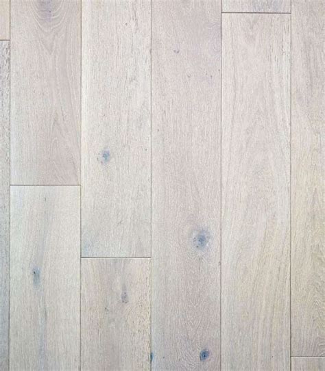 Bespoke Rich Golden Oak Engineered Flooring 15mm X 190mm Brushed