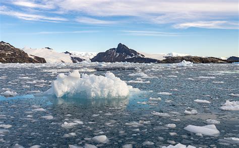 Free picture: Dark blue iceberg on arctic with twilight sky background