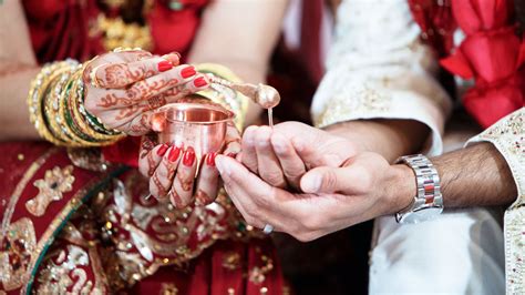 6 Shocking Arranged Marriage Rituals - FYI