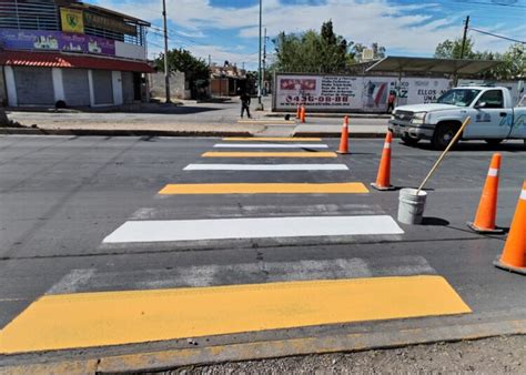 Realizan Labores De Pintura En Pasos Peatonales Canal Chihuahua