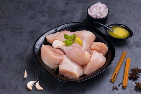 Lean Premium Chicken Skinless Curry Cut G To G Pack Buy Online