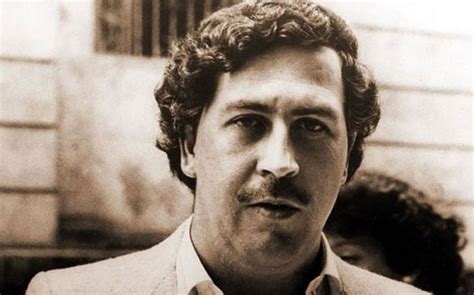 Captan Extraña Silueta De Pablo Escobar Antes De Demoler Uno De Sus