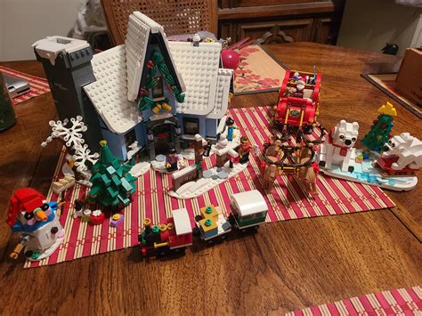 Lego Christmas display : r/lego