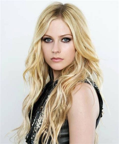 Avril Lavigne Nude SexyStars Online Hottest Celebrity Women And Famous Guys Free Sexy Photo