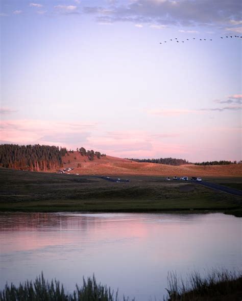 Scenery of a Beautiful Lake during Sunset · Free Stock Photo