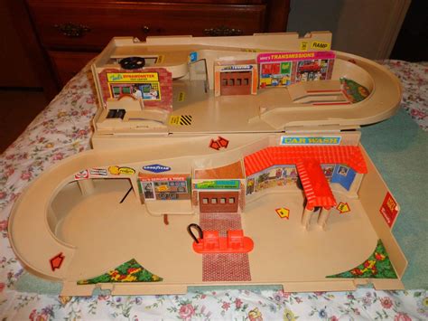 Vintage Mattel Hot Wheels Sto Go Service Center Foldaway Garage