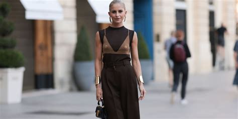 Cette mini jupe avec lingerie apparente à moins de 30 euros nous fera un look ultra stylé à la