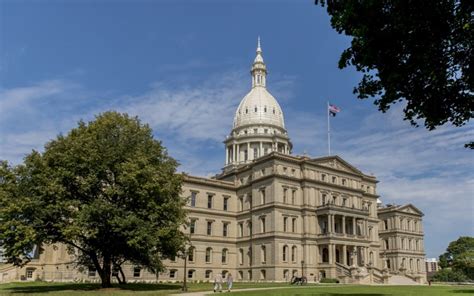 Michigan Supreme Court puts state emergency powers law on chopping ...