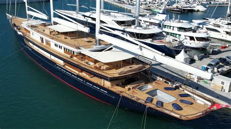 Les 2 nouveaux yachts de Jeff Bezos - YouTube