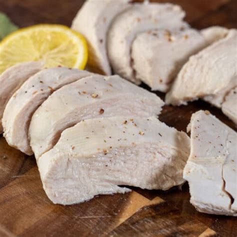 Poitrines De Poulet Poch Es Faciles Recette Pour Un Poulet Tendre Et