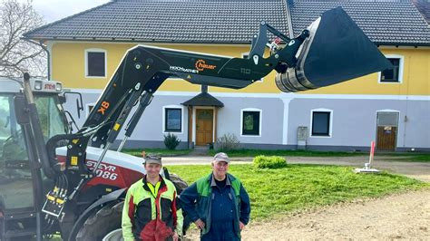 Frontlader Übergabe An Familie Raab Hochrather Landtechnik Gmbh Webshop