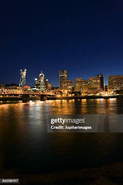 Portland Night Skyline Photos and Premium High Res Pictures - Getty Images