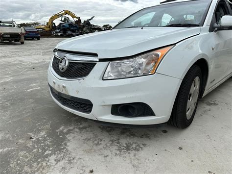 HOLDEN CRUZE 03 2011 01 2017 SEDAN LEFT GUARD LINER FRONT JH MMM