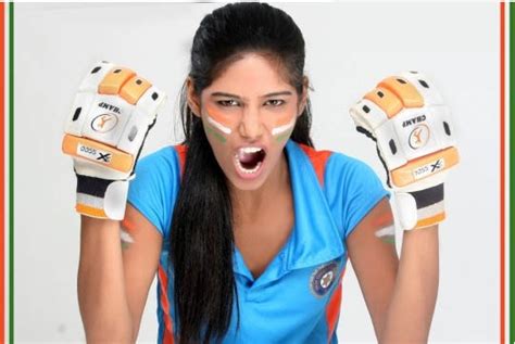 Amazing Pics 2 You Bikini Model Poonam Pandey World Cup Final Stills