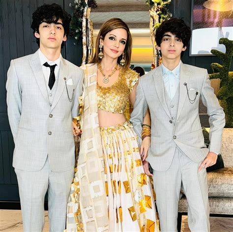 Hrithik Roshan & Sussanne Khan congratulate son Hrehaan as he graduates