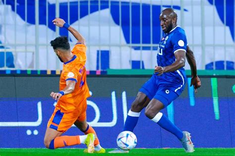 الهلال يواصل انتصاراته ويتفوق على الفيحاء بثنائية في الدوري السعودي