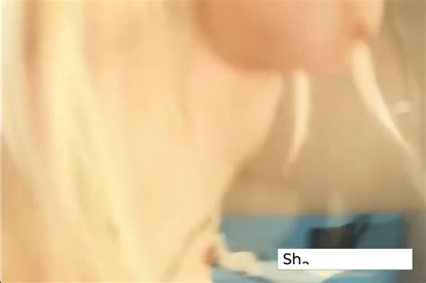 Busty Babe Drilled Her Pussy By Fuck Machine