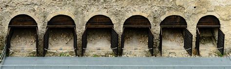 Herculaneum--"Boat houses" with skeletons Campania Italy, Roman ...