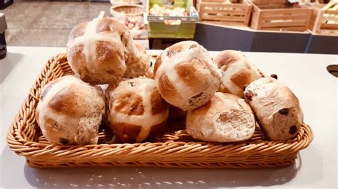 Hot Cross Buns RTHK s Miss Adventure 香港電台冒險小姐