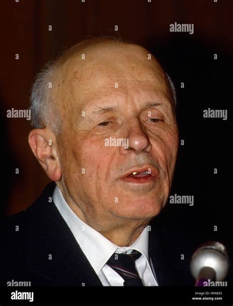 Andrei sakharov 1988 hi-res stock photography and images - Alamy