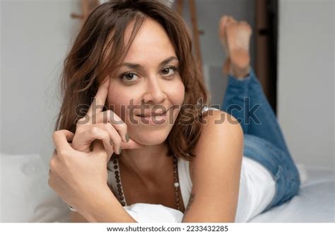 58 685 Smiling Brunette Woman Bedroom Images Stock Photos 3D Objects Vectors Shutterstock