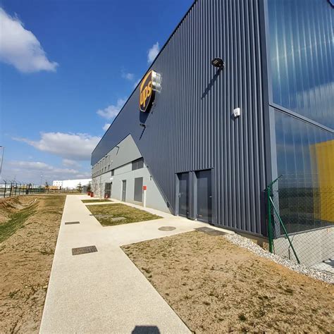 Création d’un fret UPS à l’aéroport de St Exupéry par VGMS - Métallerie