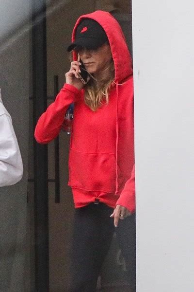 “Wrinkles Ennobled Her”: Jennifer Aniston In a Red Hoodie Teaches To ...