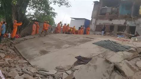 Multi Story Building Collapses In Jharkhand S Deoghar Four Rescued