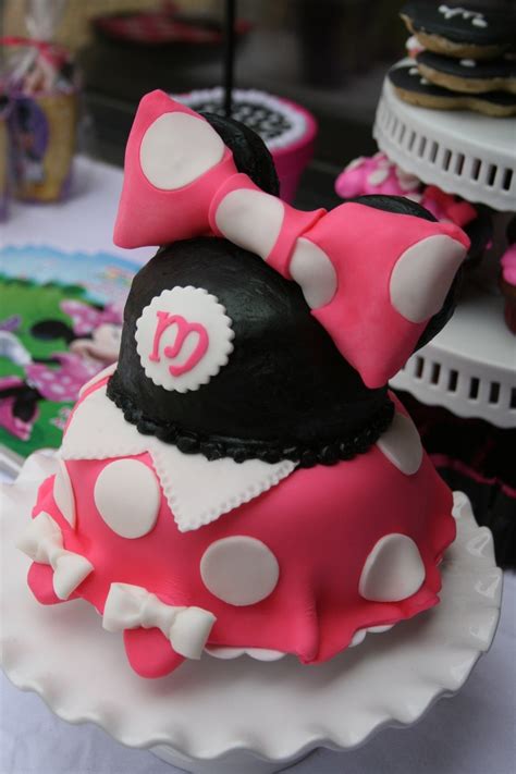 Minnie Mouse - Pink And Black - CakeCentral.com