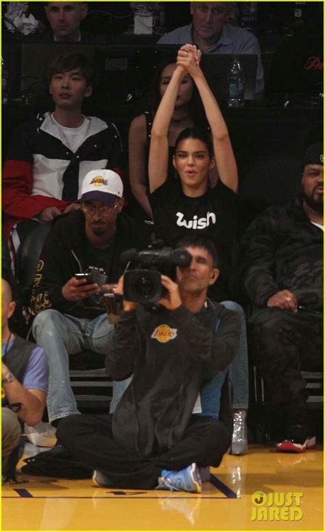 Kendall Jenner Sits Courtside At Lakers Rockets Basketball Game Photo 1193933 Photo Gallery