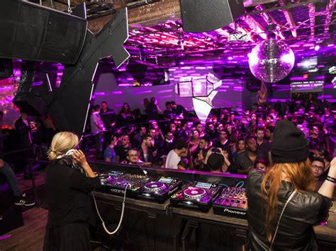 Best nightlife in Williamsburg: The hottest clubs and music venues