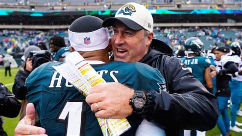 Jaguars coach Doug Pederson gets warm reception from Eagles players ...