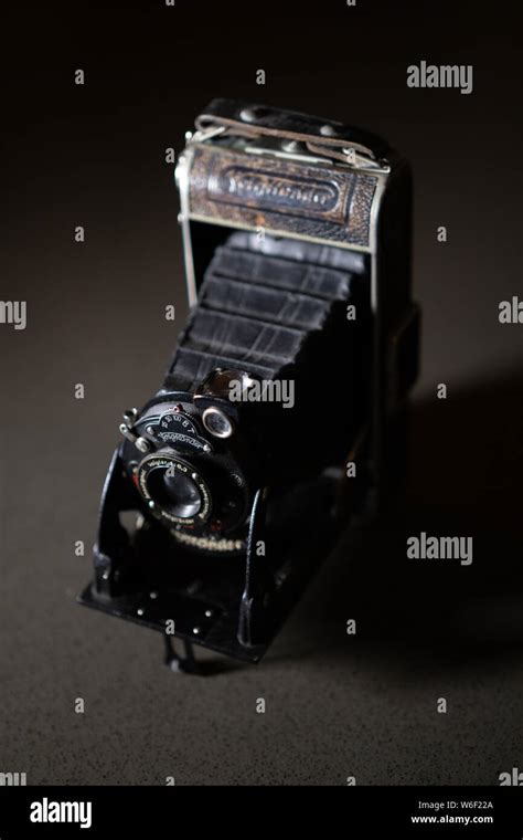 Vintage Folding Camera Stock Photo - Alamy