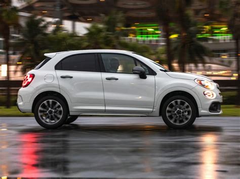 2023 FIAT 500X Pictures