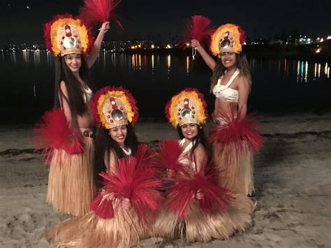 Hawaiian Dancers And Entertainment — Islanders Luau