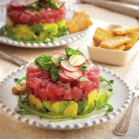 Timbal de tartar de atún y aguacate