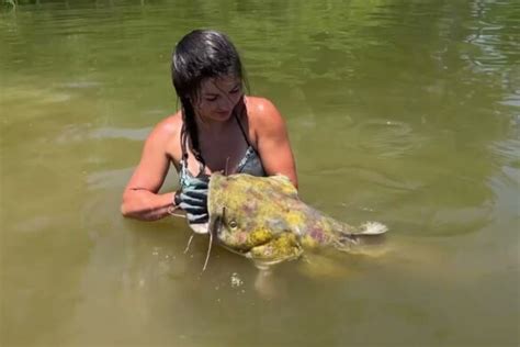 The BIGGEST FRESHWATER FISH CAUGHT ON YOUTUBE 600 LBS Angling Rod