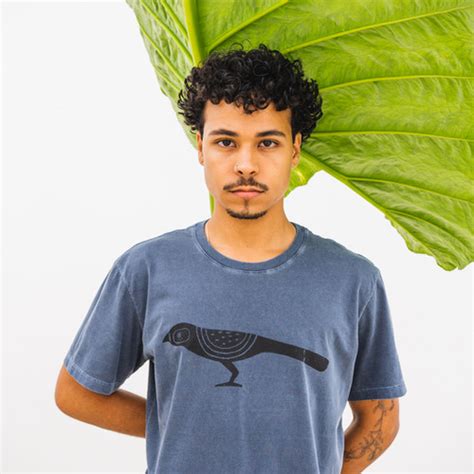 Camiseta Passarinho por Edson Ikê Tamã