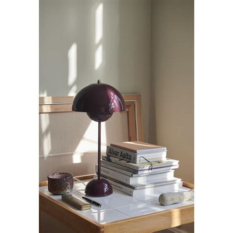 Tradition Flowerpot Vp Lampada Da Tavolo Dark Plum