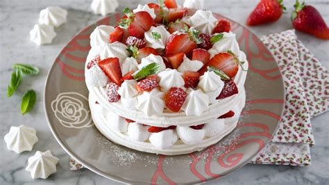 Strawberry Meringue Cake Recipe