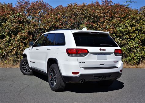 2017 Jeep Grand Cherokee Trailhawk 5 7 Hemi Road Test The Car Magazine