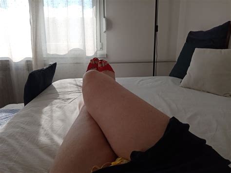 MILF Tranny Shows Off Her Slender Legs In Red Heels While Ma Pics XHamster