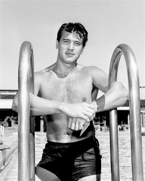 Pin By Trasea Maureen On Classic Hollywood Rock Hudson Rock Hudson Shirtless Classic Hollywood