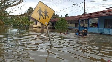 Debit Air Sungai Kapuas Meningkat Warga Kapuas Hulu Diminta Waspada Banjir