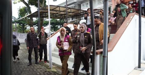 Kejari Batu Tetapkan Kadinkes Pemkot Batu Tersangka Korupsi Pembangunan